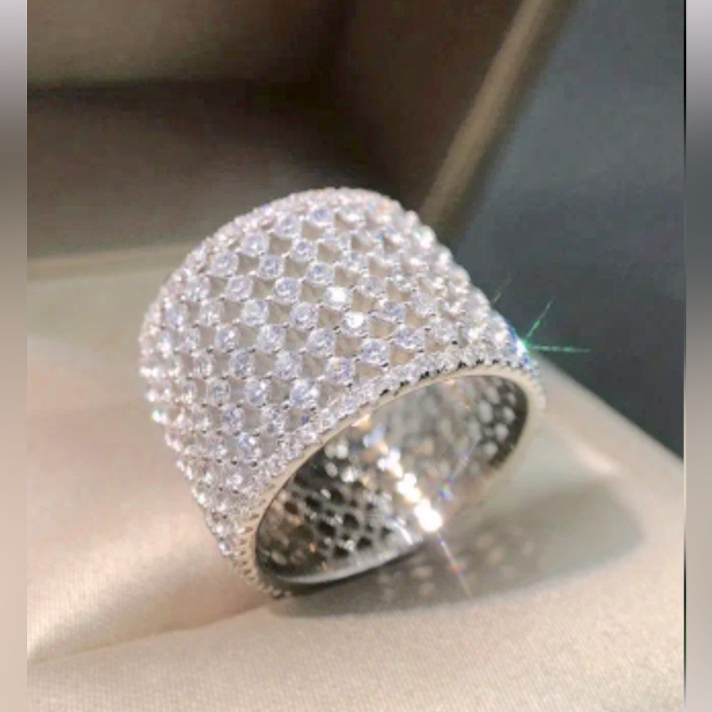 ✨ NEW STUNNING Luxury Wide Pave Cubic Zirconia Ring✨